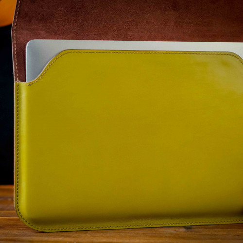 Чехол из натуральной кожи для MacBook оливковый