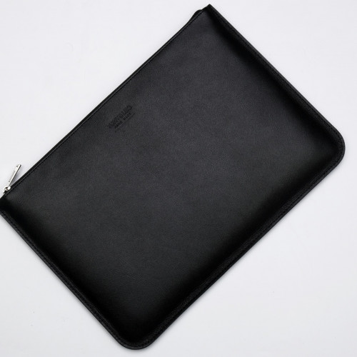 Чехол из натуральной кожи для MacBook черный, с молнией