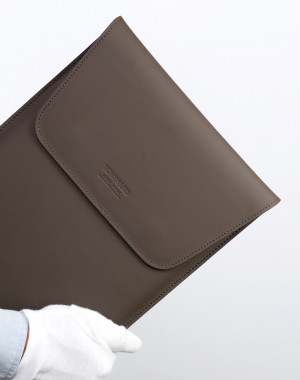  Чехол для Macbook т. коричневый Soft Classic Vertical 