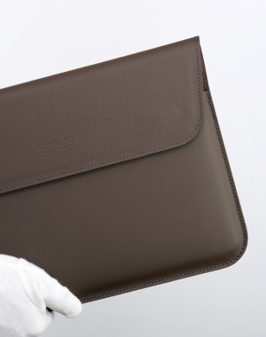 Чехол Macbook Moderna Soft темно коричневый 